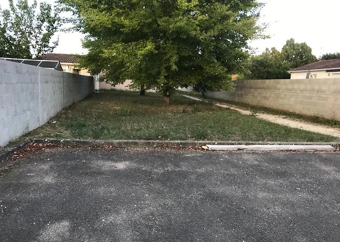 Studio 35M2 A 3 Km De La Gare D Angouleme Avec Draps Et Linge De Maison Fournis